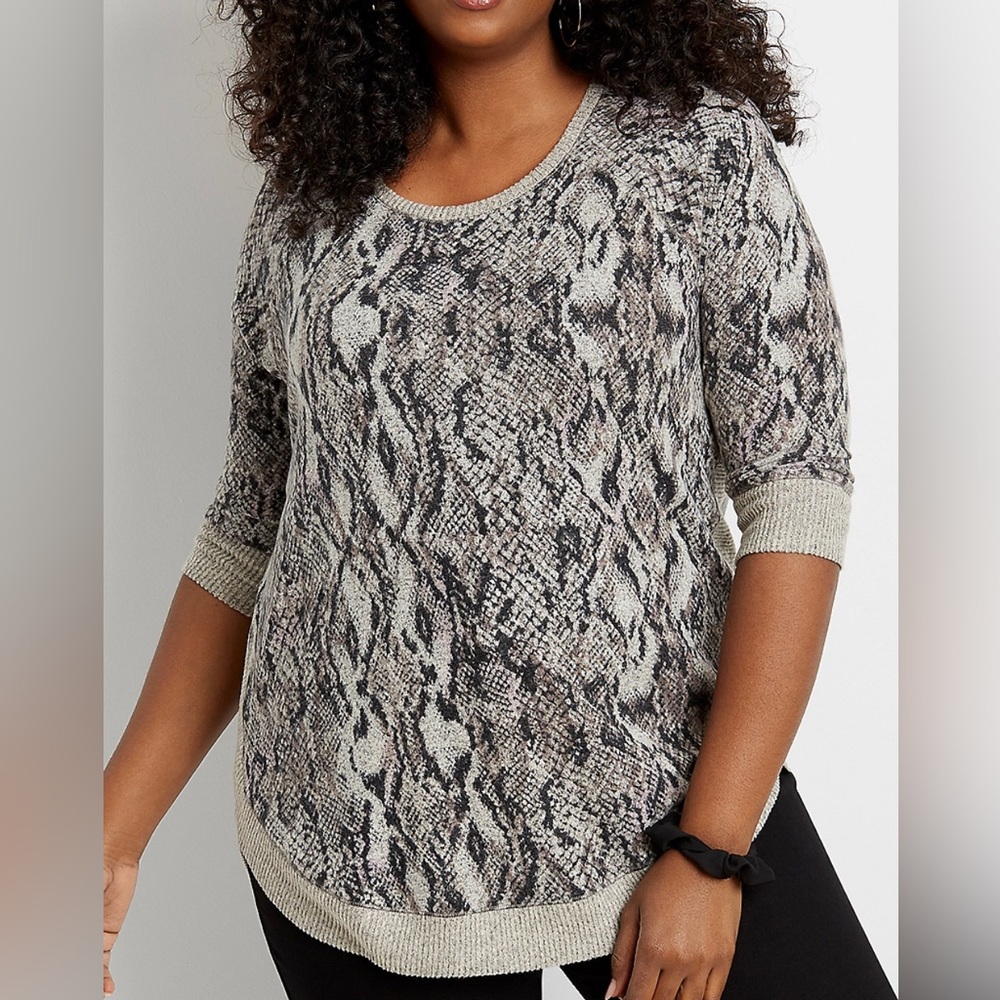 Plus Size Gray Snakeskin Round Hem Pullover 3x